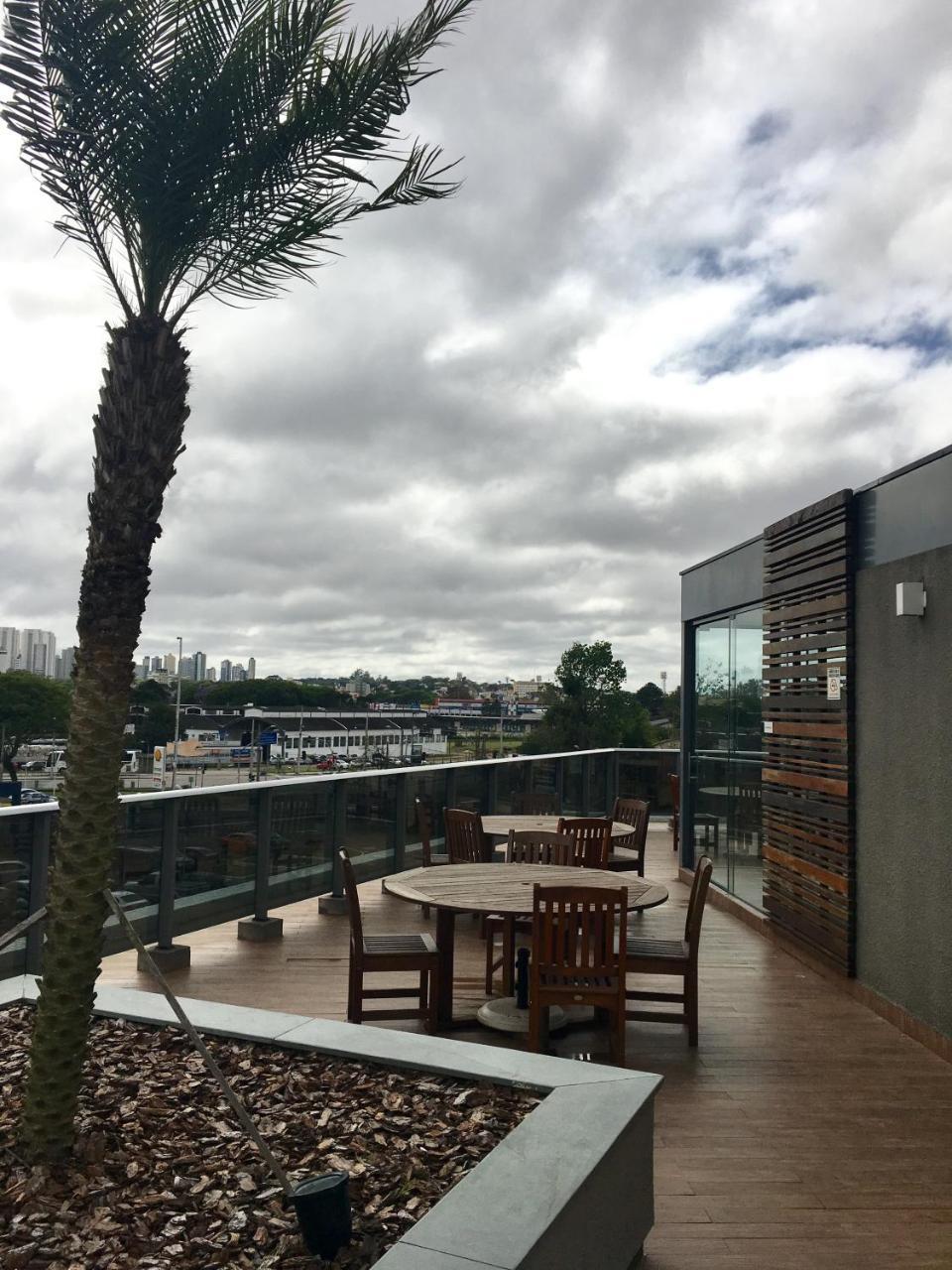 Estudio Moderno Com Linda Vista Para A Serra Curitiba Ngoại thất bức ảnh